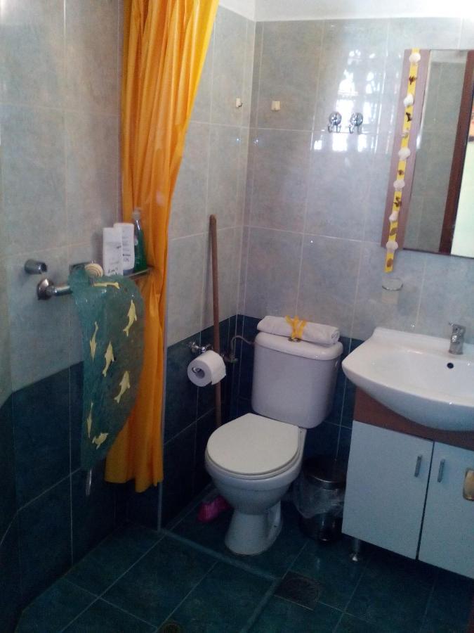 Simple And Special Apartment Ermoupoli Ngoại thất bức ảnh