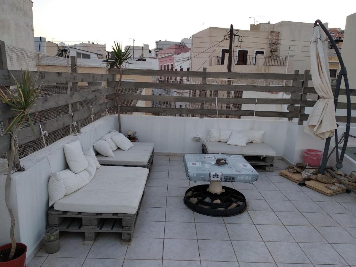 Simple And Special Apartment Ermoupoli Ngoại thất bức ảnh
