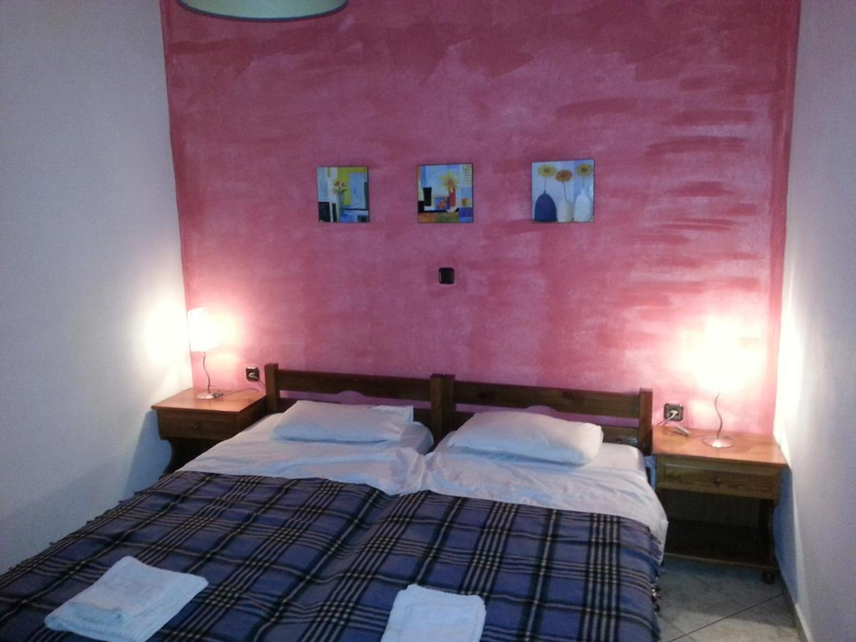 Simple And Special Apartment Ermoupoli Ngoại thất bức ảnh