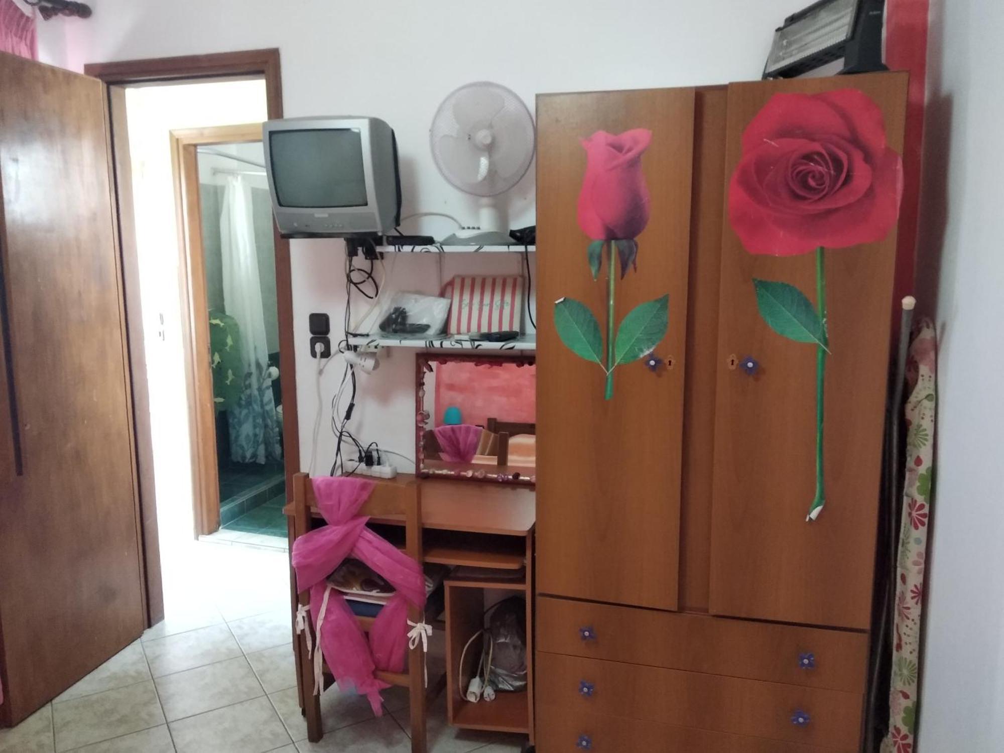 Simple And Special Apartment Ermoupoli Ngoại thất bức ảnh