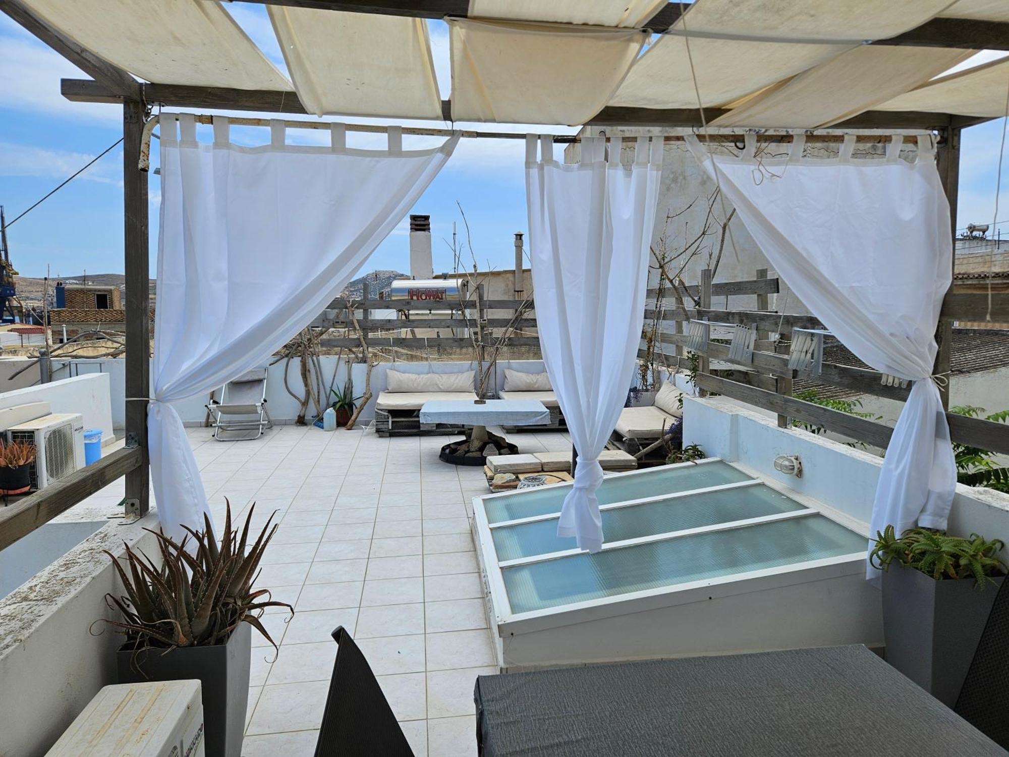 Simple And Special Apartment Ermoupoli Ngoại thất bức ảnh